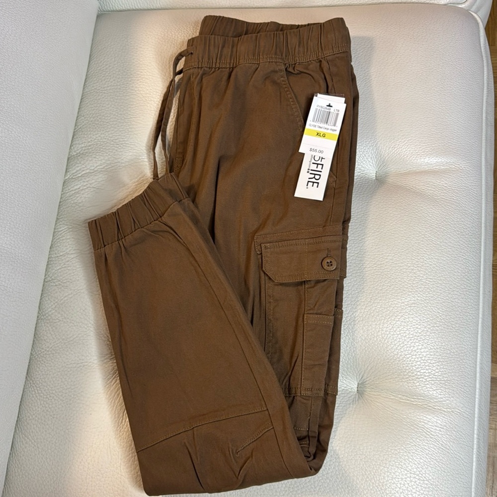 Size XL. Brown cargo pants NWT